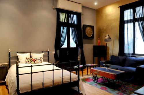 Eclectic Aparthotel
