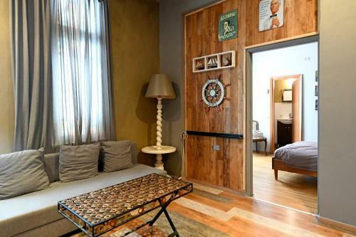 Eclectic Aparthotel