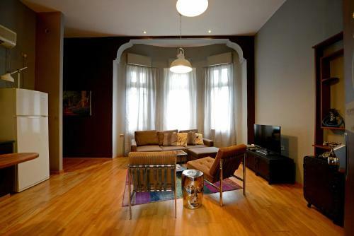 Eclectic Aparthotel