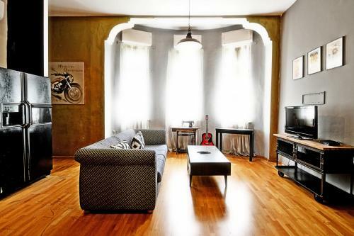 Eclectic Aparthotel