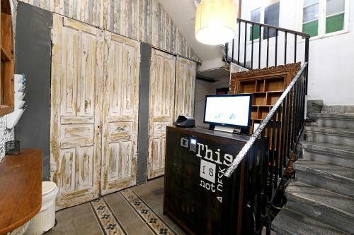 Eclectic Aparthotel