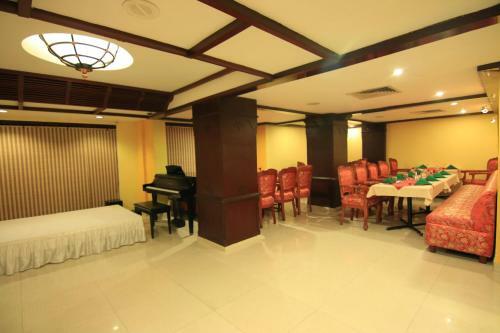 Westway Hotel