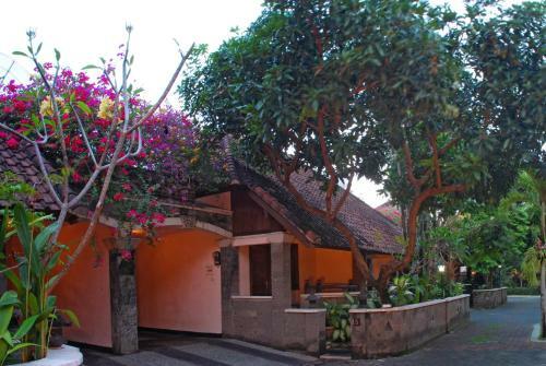 Hostal Taman Ayu 212