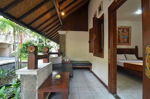 Hostal Taman Ayu 212
