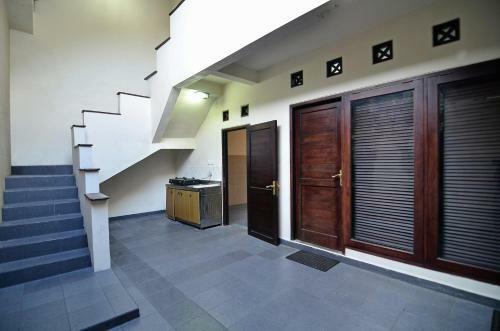 Hostal Taman Ayu 212