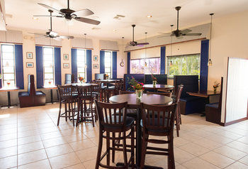 Hotel Sombrero Resort & Marina