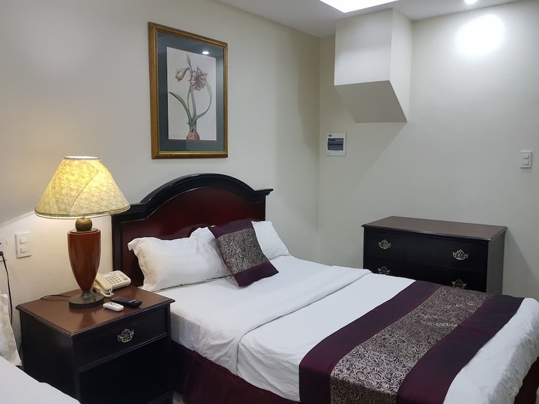 Cindy Kelly Hotel