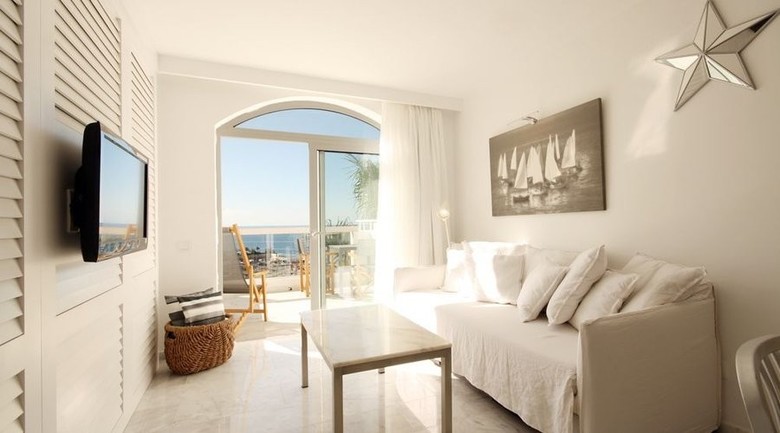 Apartamentos Marina Bayview - S�lo Adultos