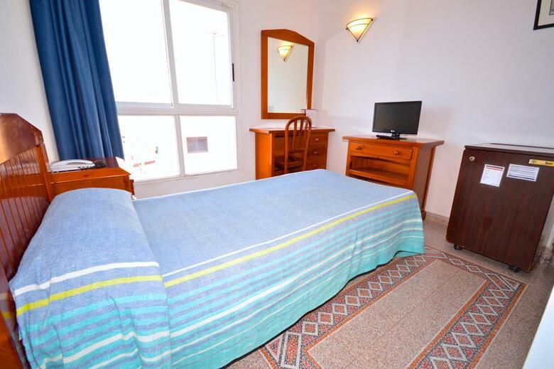 Molins Park Hostal