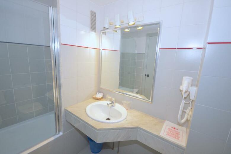 Molins Park Hostal