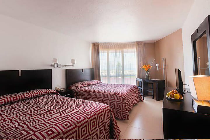 Aparthotel Parador (.)