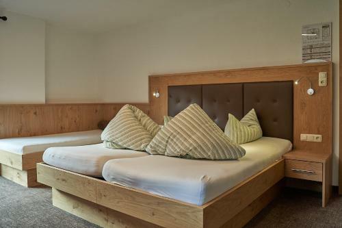 Hostal Hotel Garni Sch�nblick
