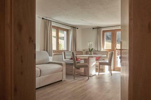 Hostal Hotel Garni Sch�nblick
