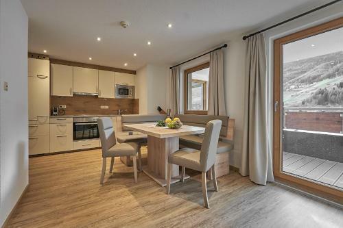 Hostal Hotel Garni Sch�nblick