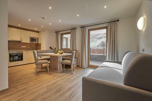 Hostal Hotel Garni Sch�nblick