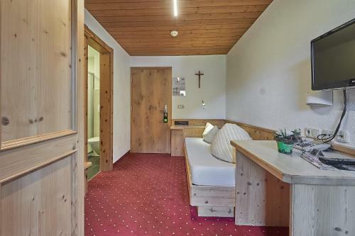 Hostal Hotel Garni Sch�nblick