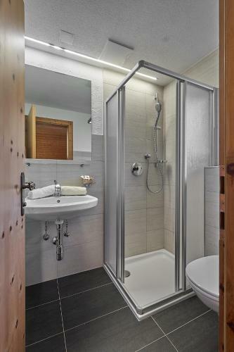 Hostal Hotel Garni Sch�nblick