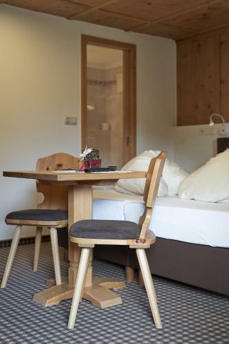 Hostal Hotel Garni Sch�nblick