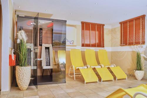 Hostal Hotel Garni Sch�nblick