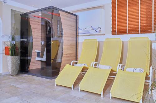 Hostal Hotel Garni Sch�nblick