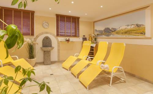 Hostal Hotel Garni Sch�nblick