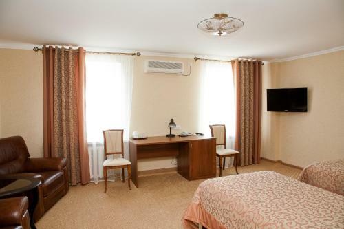 Oktyabrskaya Hotel