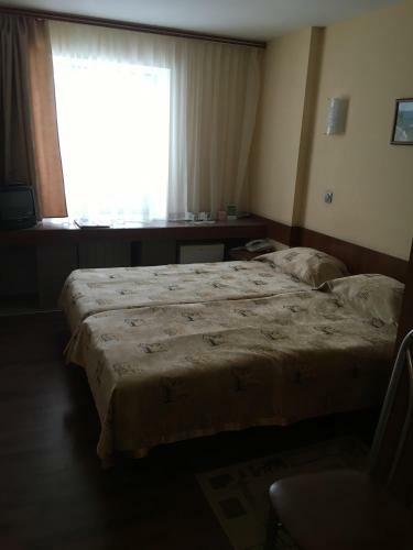Oktyabrskaya Hotel