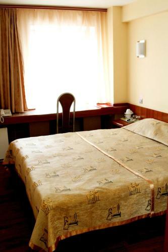 Oktyabrskaya Hotel