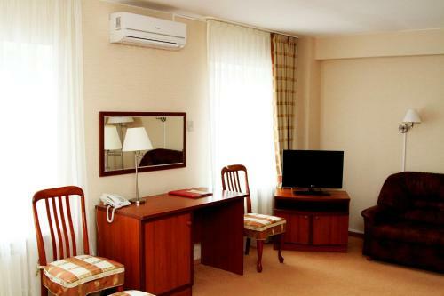 Oktyabrskaya Hotel
