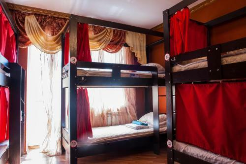 Like Hostel