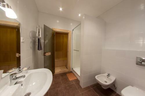 Voyage Hall Apartment