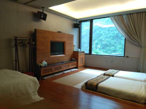 Naluwan Spring Resort Hotel