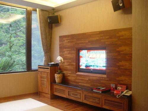 Naluwan Spring Resort Hotel