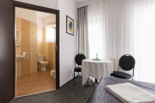 Hotel Junior
