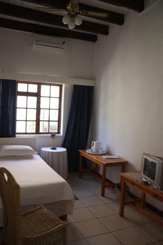 Hostal Karoopark Guest House
