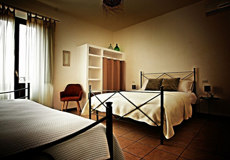 Bed & Breakfast Is Scabas
