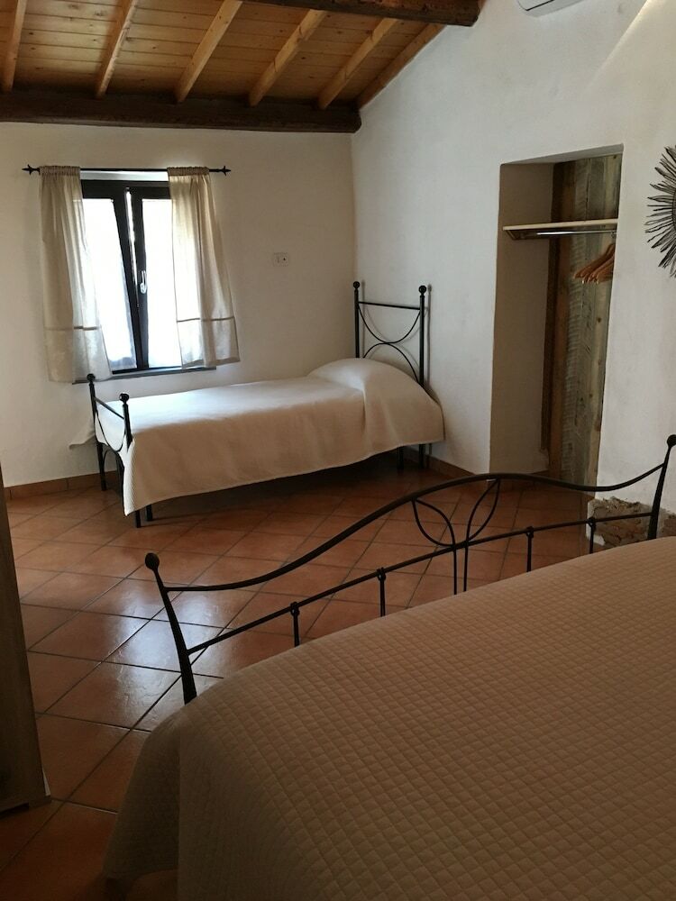 Bed & Breakfast Is Scabas