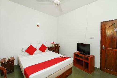 Night Station Hotel