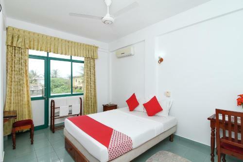 Night Station Hotel