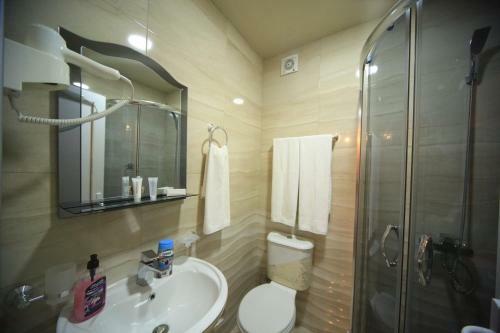 Hostal Edelveis Guest House