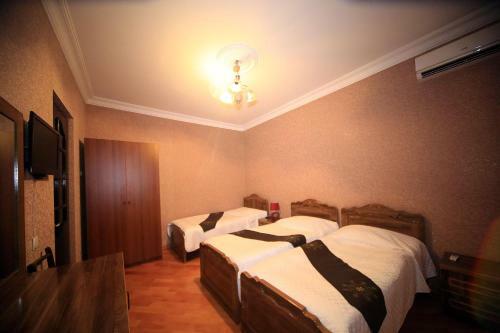 Hostal Edelveis Guest House