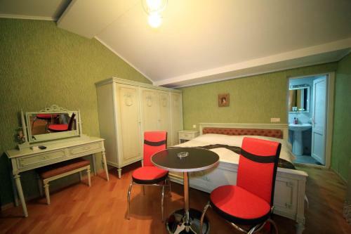 Hostal Edelveis Guest House