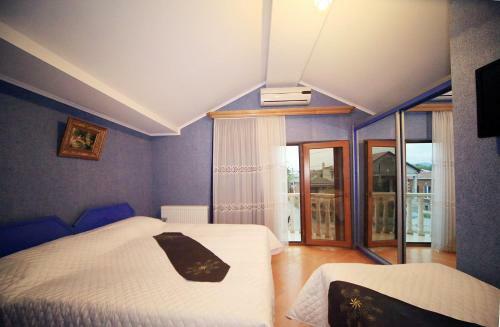 Hostal Edelveis Guest House