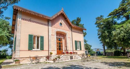 Hostal Tenuta Colavecchio B&B