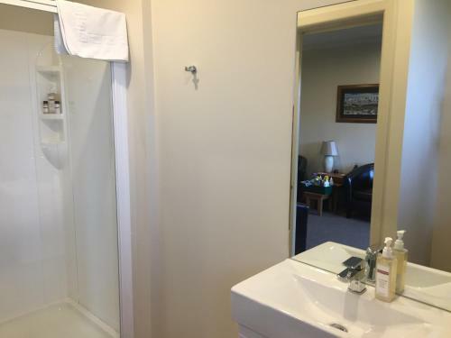 Hotel Lake Roxburgh Lodge