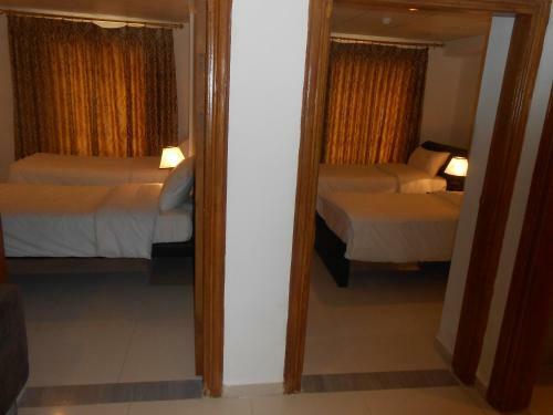 Seven Days Hotel