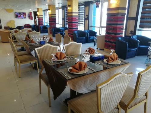 Seven Days Hotel