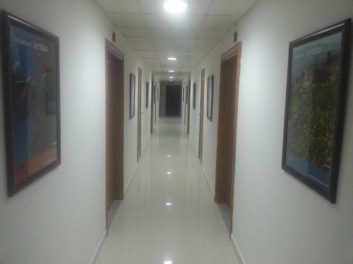 Seven Days Hotel