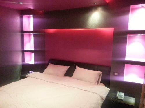 Seven Days Hotel