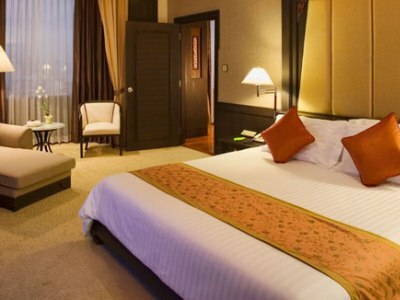 Chaophya Park Hotel